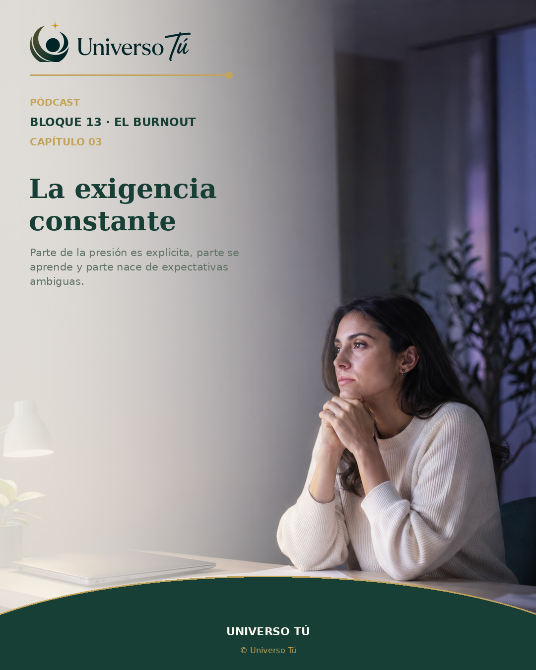 Profesional revisando una tarea repetidamente en un escritorio sobrio al final del día